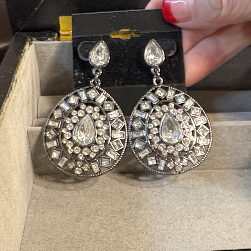 NWT Elegant Silver Teardrop Earrings w/ TONS of rhinestones! Droop prevent backs